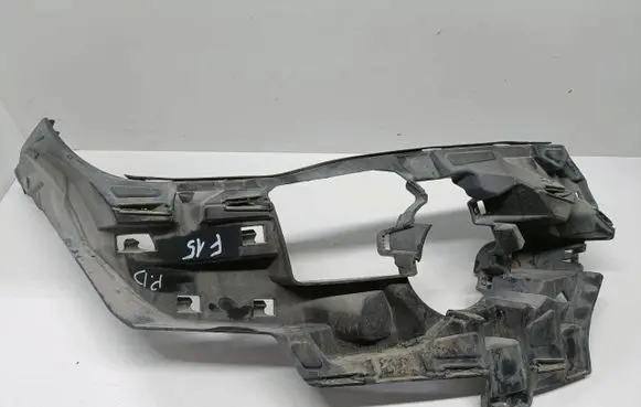 BMW X5 F15 Fog light bracket 7303096