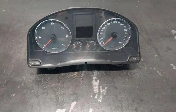 Speedometer (instrument cluster)