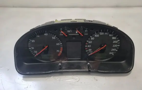 Volkswagen PASSAT B5 Speedometer (instrument cluster) 3B1919880