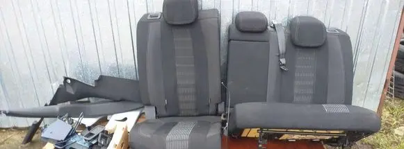 Peugeot 308 Second row seats 