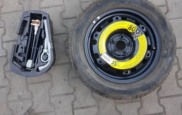Volkswagen Polo V 6R R15 spare wheel