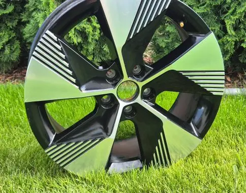 Renault Megane E-Tech R18 alloy rim 403008809R