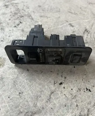 Mitsubishi Space Star A set of switches MR240907