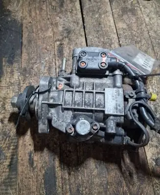 Audi A4 S4 B5 8D Fuel injection high pressure pump 0460404977
