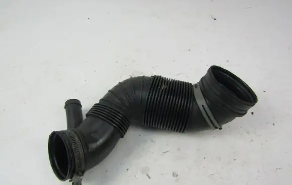 Volkswagen PASSAT B5.5 Air intake hose/pipe 3C0129654P