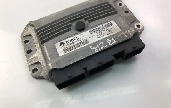 Renault Scenic I Engine control unit/module ECU 8200509552 8200509516