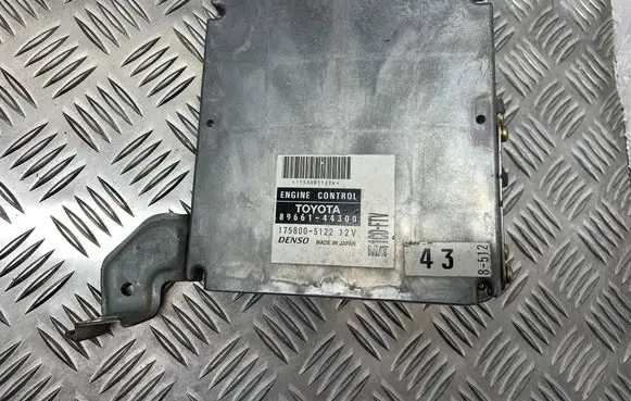 Toyota Avensis Verso Engine control unit/module 8966144300 1758005122