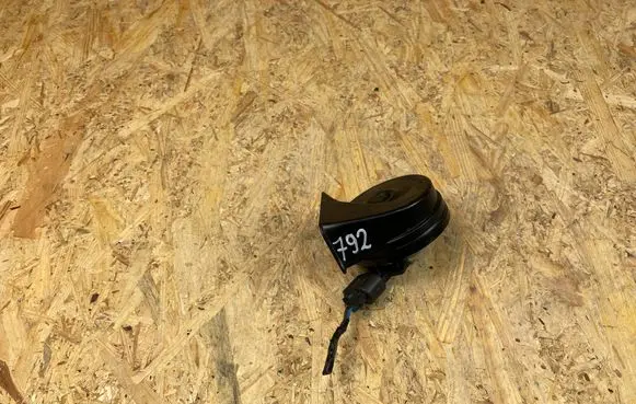 Volvo XC90 Horn signal 32328569