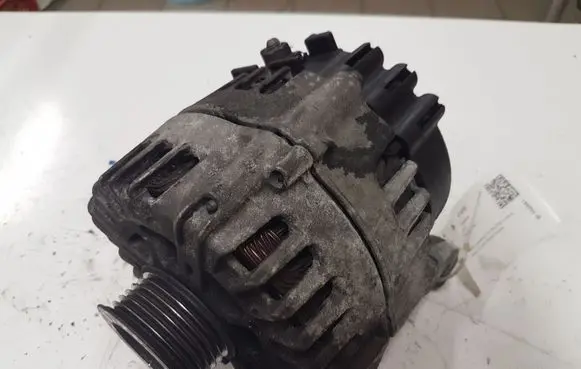 BMW 1 E81 E87 Generator/alternator 7802261 A105 2543461D