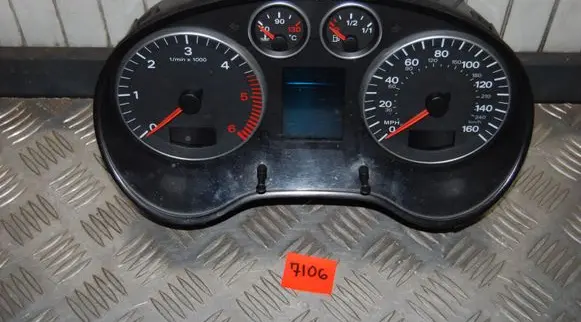 Audi A3 S3 8P Speedometer (instrument cluster) 8P0920980D