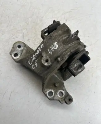 Citroen C5 Engine mount bracket