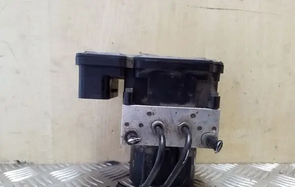 Ford Focus ABS Pump BV612C405AG 10021208034