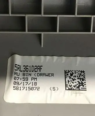 Chrysler Pacifica Glove box 5RL361D2AF 581715072
