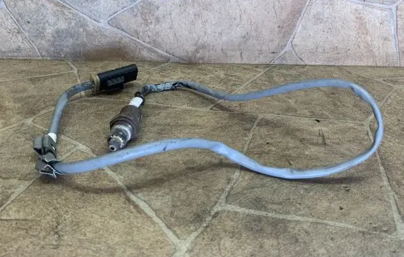 BMW 2 F46 Lambda probe sensor 8651104