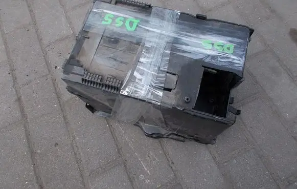 Citroen DS5 Battery tray 