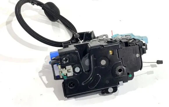 Volkswagen Golf Plus Rear door lock 7L0839016H
