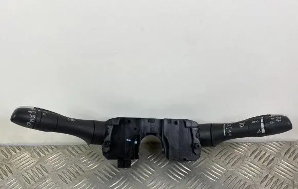 Infiniti QX80 Indicator stalk