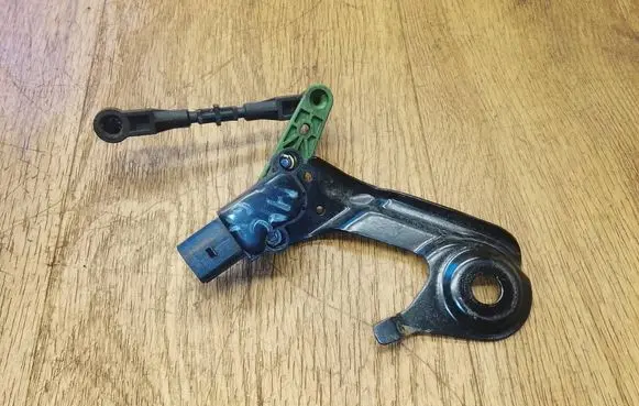 Porsche Macan (95B) Rear air suspension level height sensor 4H0907503