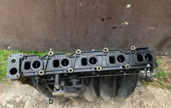 Mercedes-Benz E W211 Intake manifold A6120901937 6120901937