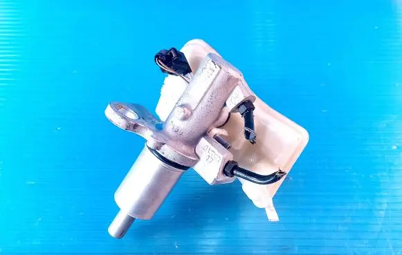 Audi A6 S6 C6 4F Master brake cylinder 2499