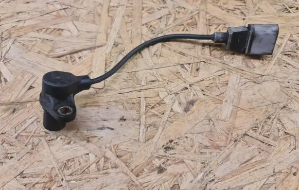 Skoda Octavia Mk2 (1Z) Crankshaft position sensor 06A906433L