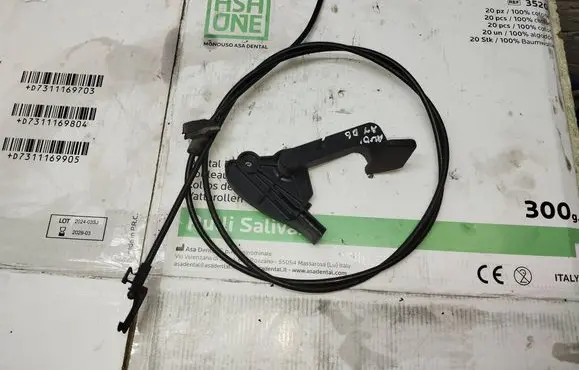 Audi A4 S4 B6 8E 8H Engine bonnet (hood) release handle 
