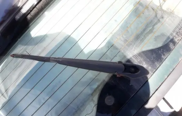 Renault Laguna I Rear wiper blade arm