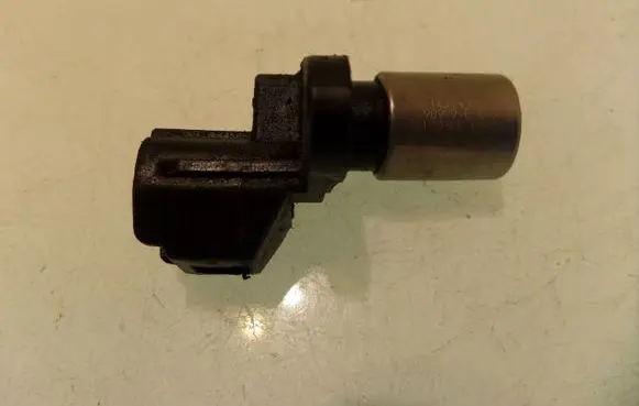Toyota Avensis Verso Crankshaft position sensor 9091905012 0296000251