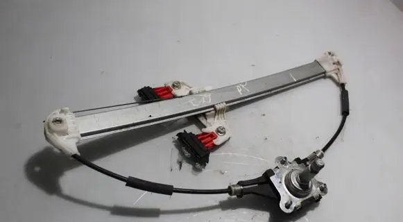 Suzuki Baleno IV Rear window lifting mechanism without motor