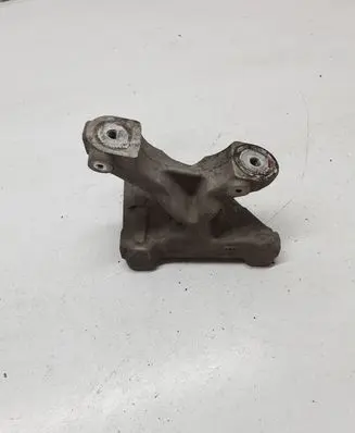 Honda CR-V Gearbox mounting bracket