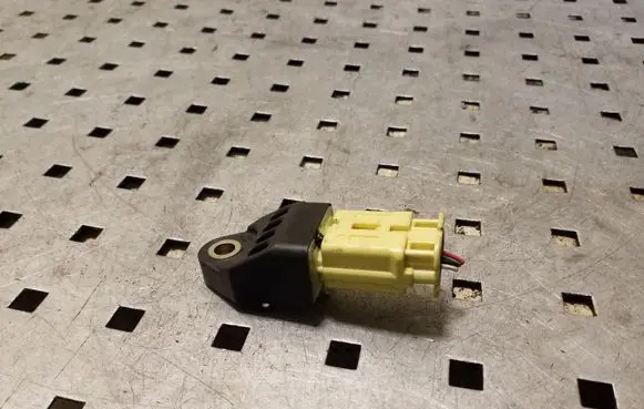 Toyota RAV 4 (XA30) Airbag deployment crash/impact sensor 8983142010