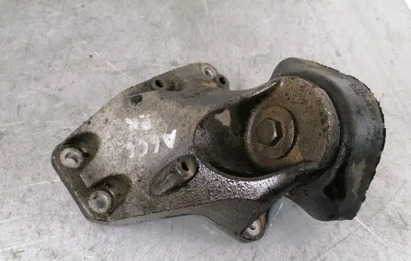 Audi A6 S6 C6 4F Engine mounting bracket 4B0399151M 4F0399118