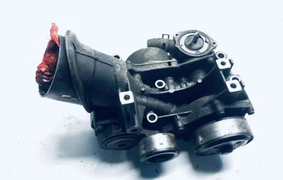 Honda FR-V Oil filter cover 