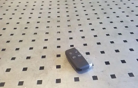 Jaguar XJL Ignition key/card CH2215K801BB