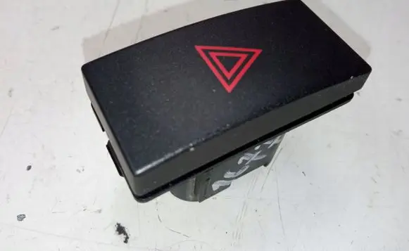 Ford Focus C-MAX Hazard light switch