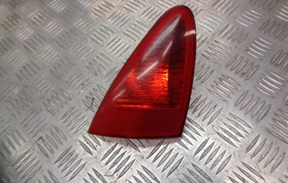 Alfa Romeo 147 Tailgate rear/tail lights 46556346