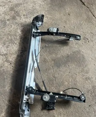 Mini Cooper Roadster R59 Front door electric window regulator T34437000M10 1094A