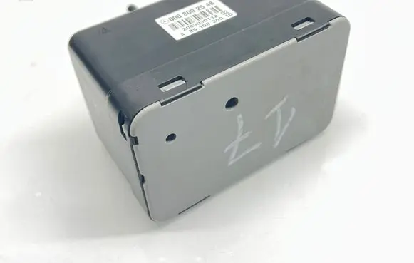 Mercedes-Benz E W211 Central locking vacuum pump 0008002548 A3510020010
