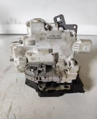 Volkswagen PASSAT B6 Front door lock 3C1837016A