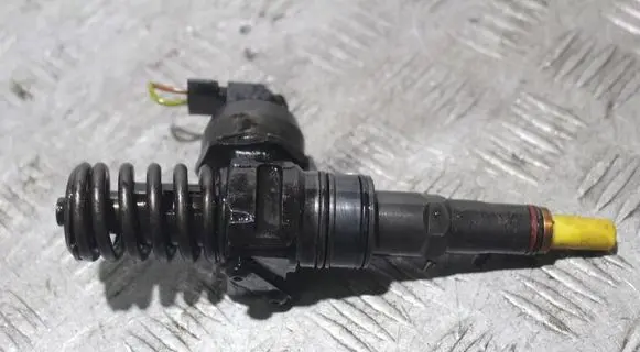 Volkswagen Polo Fuel injector 0414720023