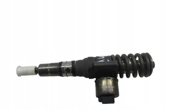 Volkswagen Touran I Fuel injector 03G130073B