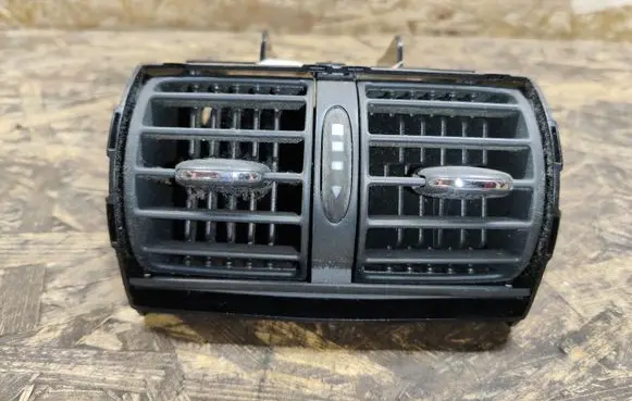 Mercedes-Benz C W203 Rear air vent grill A2038300454