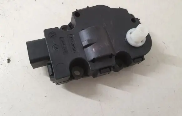Porsche Macan (95B) Air flap motor/actuator K9749007