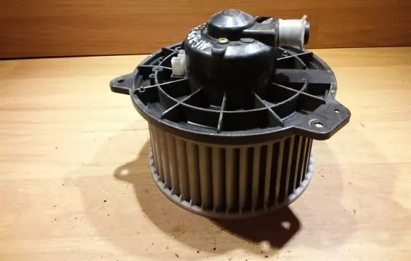 Mazda 323 F Heater fan/blower BJ0EB04