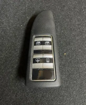 Mercedes-Benz S W221 Electric window control switch P010534