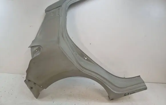 Suzuki Swift III Rear arch 64111-53R01-P31