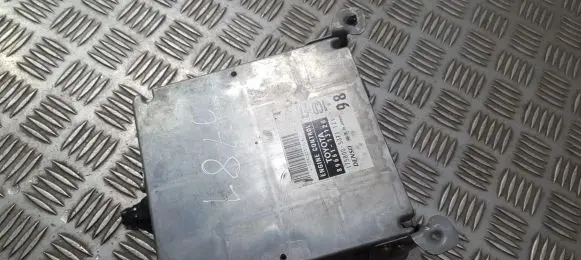 Toyota Corolla Verso E121 Engine control unit/module 8966113120