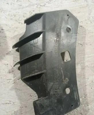 Tesla Model 3 Front bumper mounting bracket 1084170