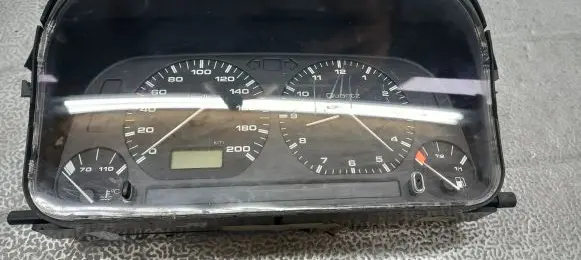 Volkswagen Caddy Speedometer (instrument cluster)