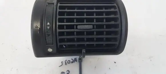 Audi A4 S4 B5 8D Dash center air vent grill 8d1820901
